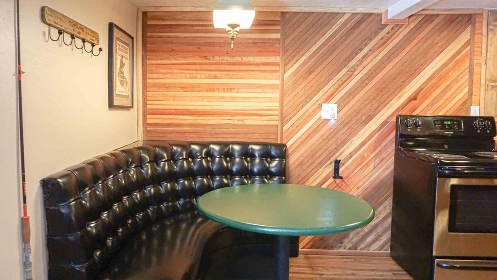 Bear Cave- Pet Friendly Suite In Shaver Lake Шейвер Лейк Экстерьер фото