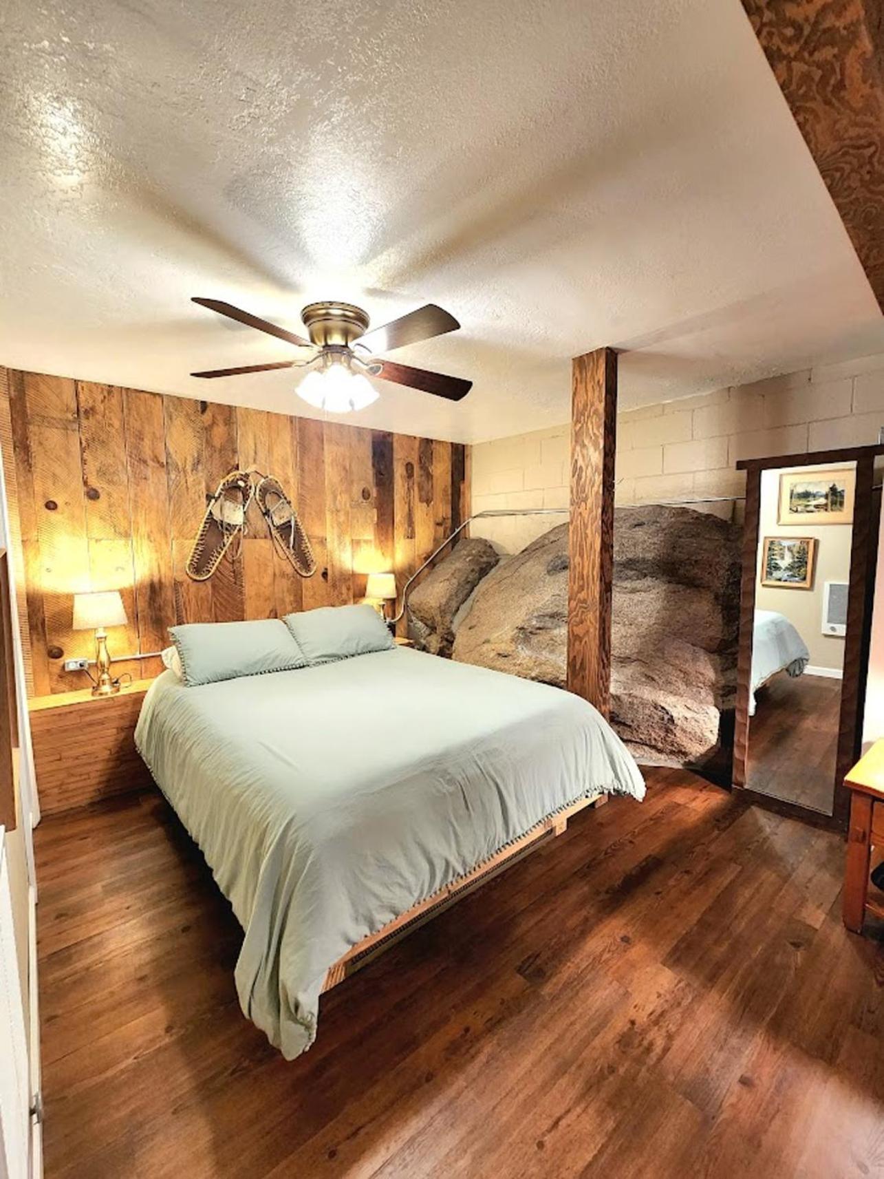 Bear Cave- Pet Friendly Suite In Shaver Lake Шейвер Лейк Экстерьер фото