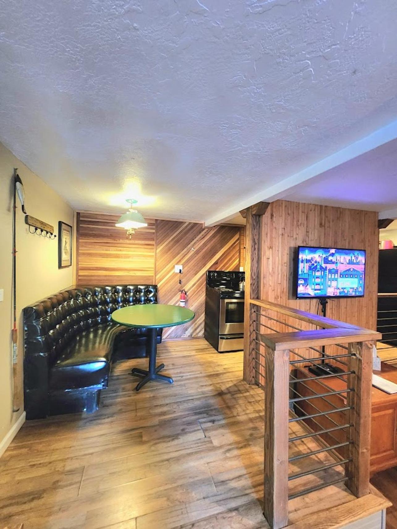 Bear Cave- Pet Friendly Suite In Shaver Lake Шейвер Лейк Экстерьер фото